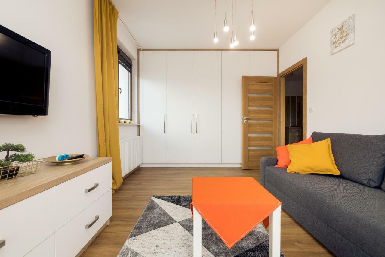 Wola Business Apartments Варшава Екстер'єр фото