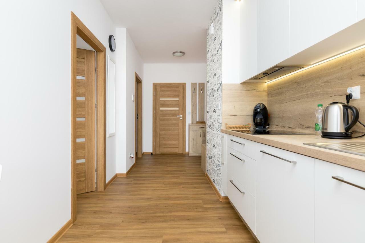 Wola Business Apartments Варшава Екстер'єр фото
