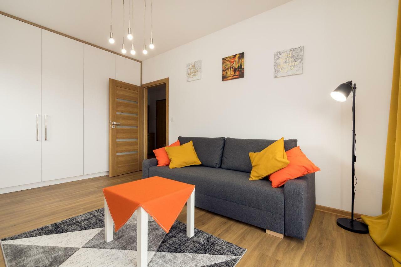 Wola Business Apartments Варшава Екстер'єр фото